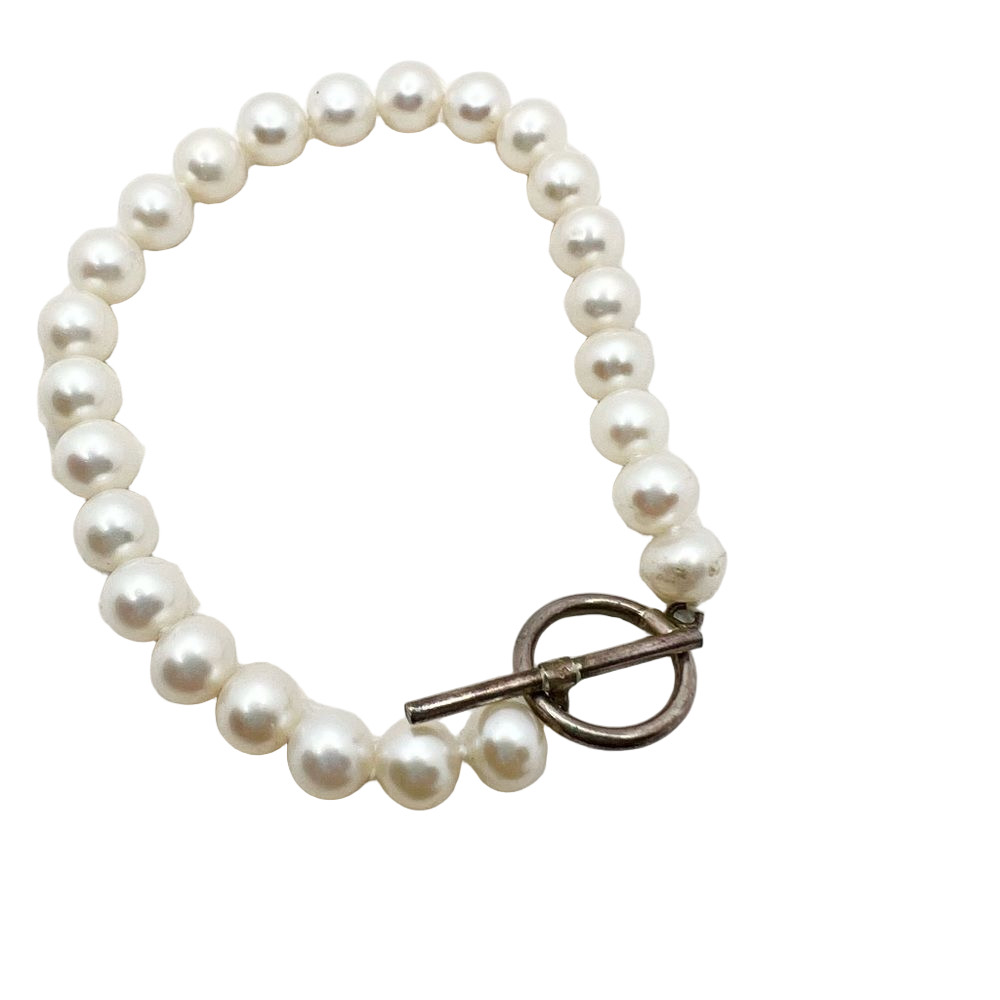 🍭4/$20 Faux Pearl t-clasp bracelet - Picture 1 of 4